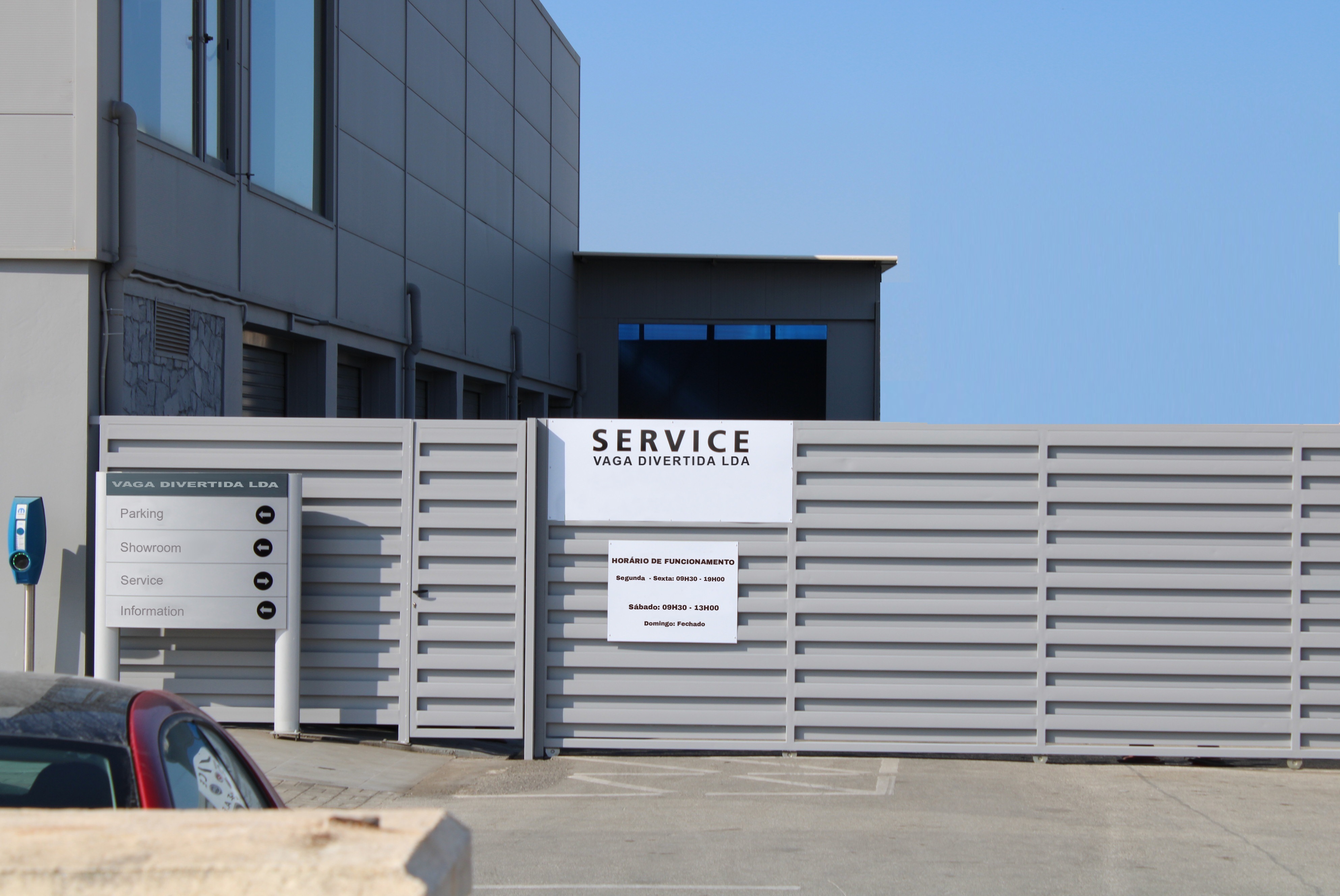 Specialists in Sales and Sourcing of CARROS CLÁSSICOS, RESTAURAÇÃO & REPARAÇÃO